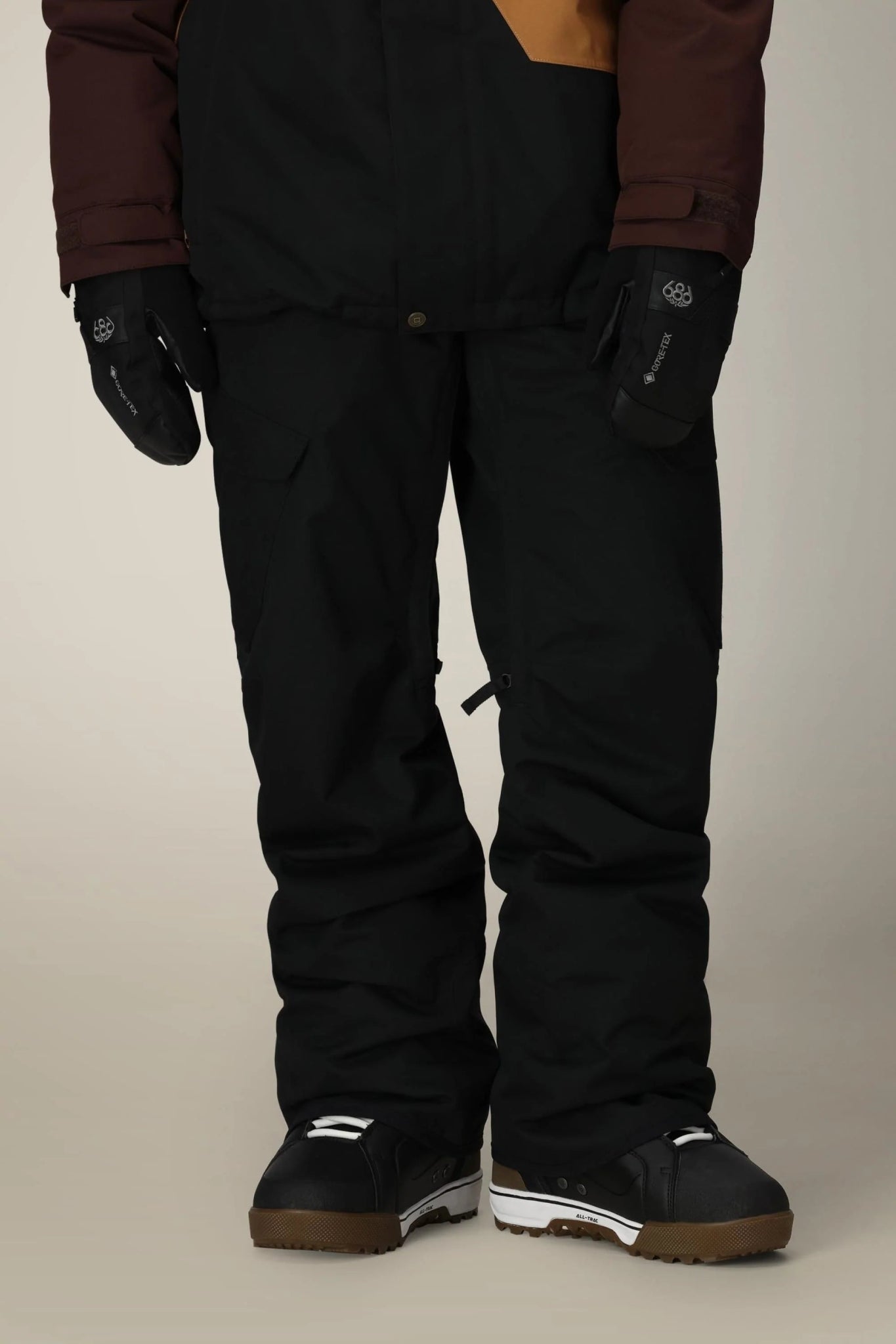 686 Infinity Insulated Cargo Snowpants 2026 - Black - Switch Skate & Snow