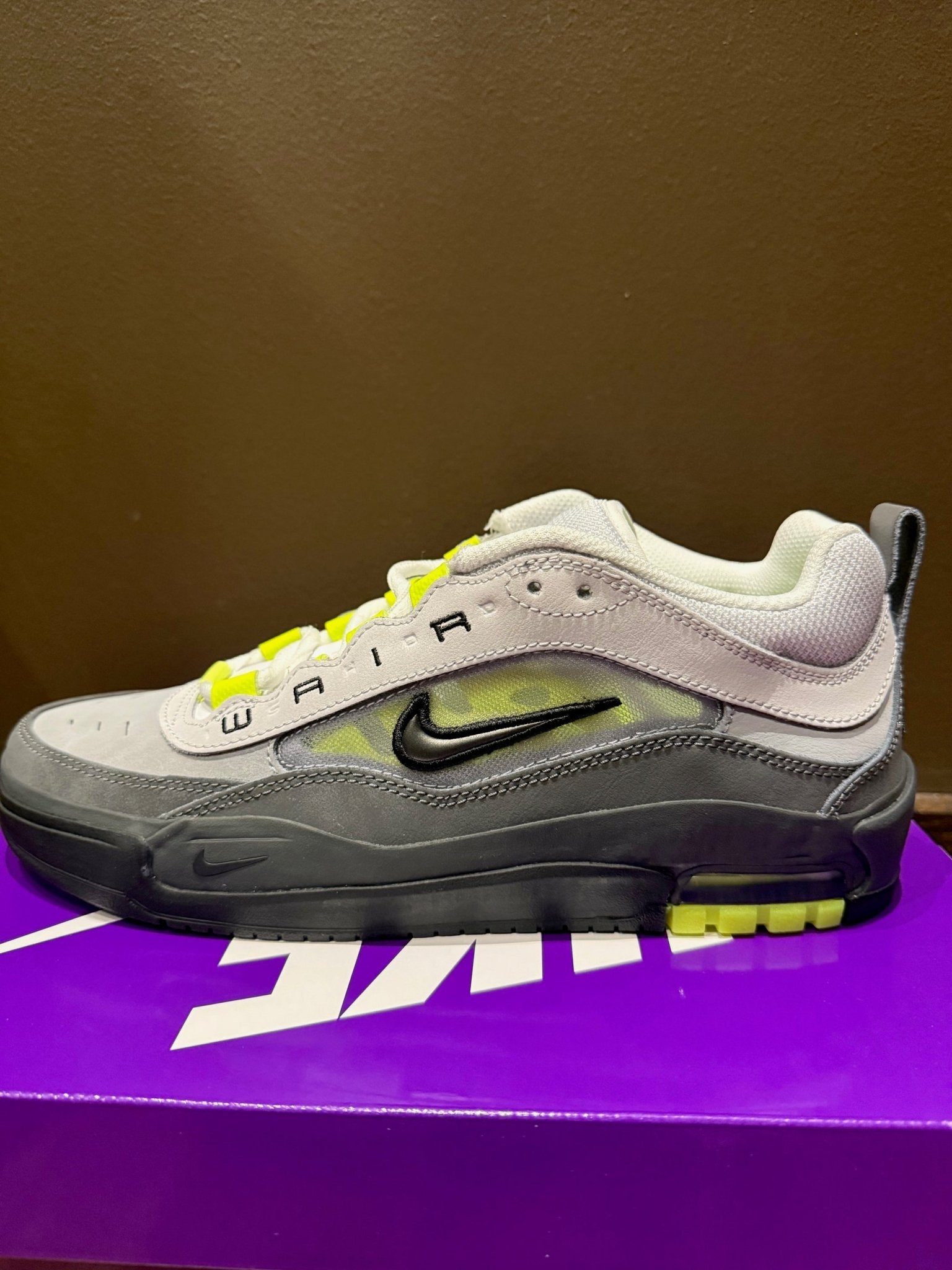 Nike SB Air Max Ishod - Black/Neon Yellow - Anthracite - Switch Skate & Snow