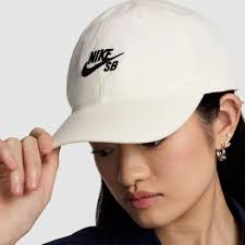 Nike SB Club Hat - White/Black - Switch Skate & Snow