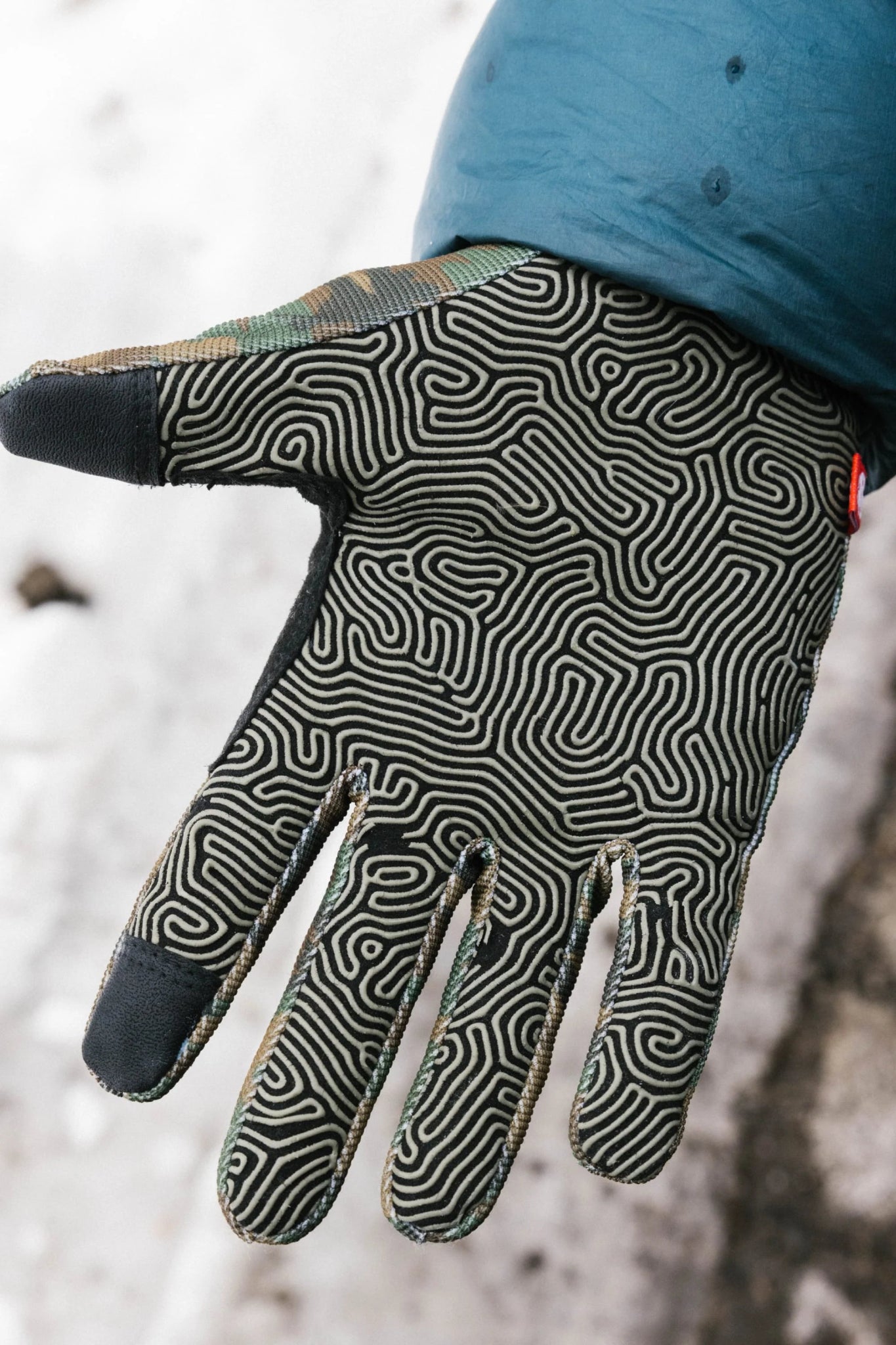 686 Outlaw Pipe Glove 2026 - Camo - Switch Skate & Snow